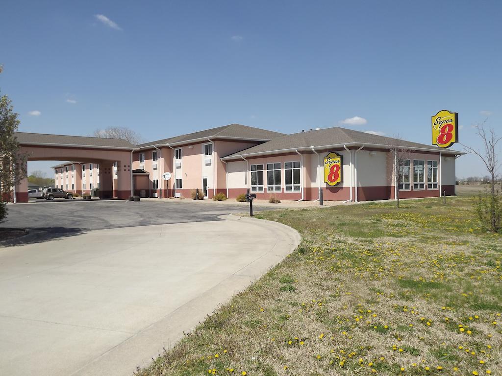 Отель Super 8 By Wyndham Iola Ks Экстерьер фото